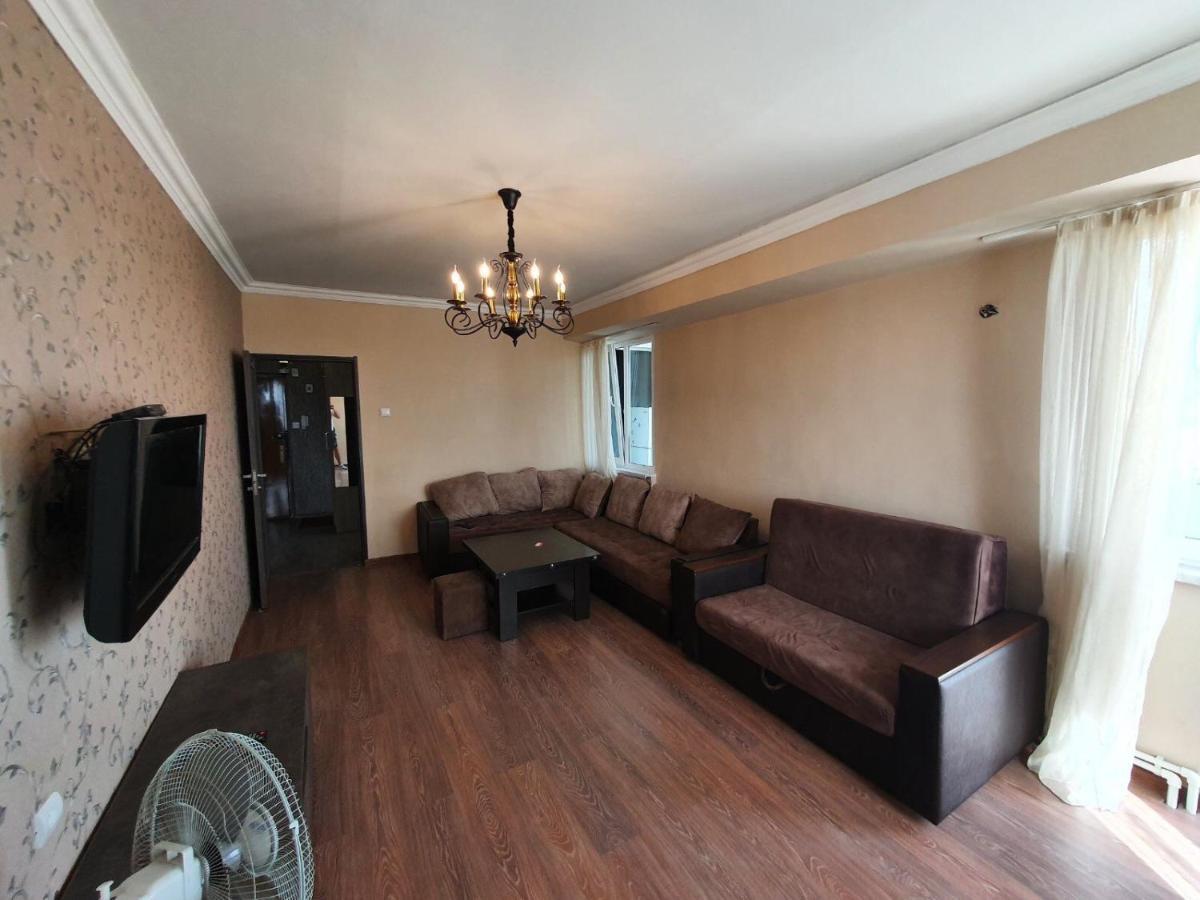 Apartment In Yerevan On Amiryan Street Exterior foto
